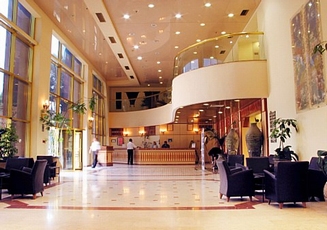 LEOPLAZA-LOBBY