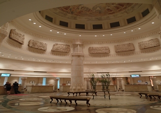 HILTON-LOBBY